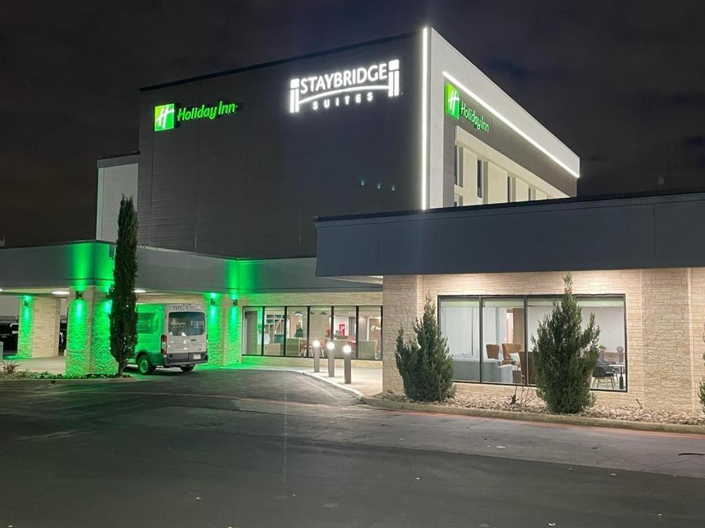 Staybridge Suites Dallas Market Ctr Love Field, An Ihg Hotel Exterior photo