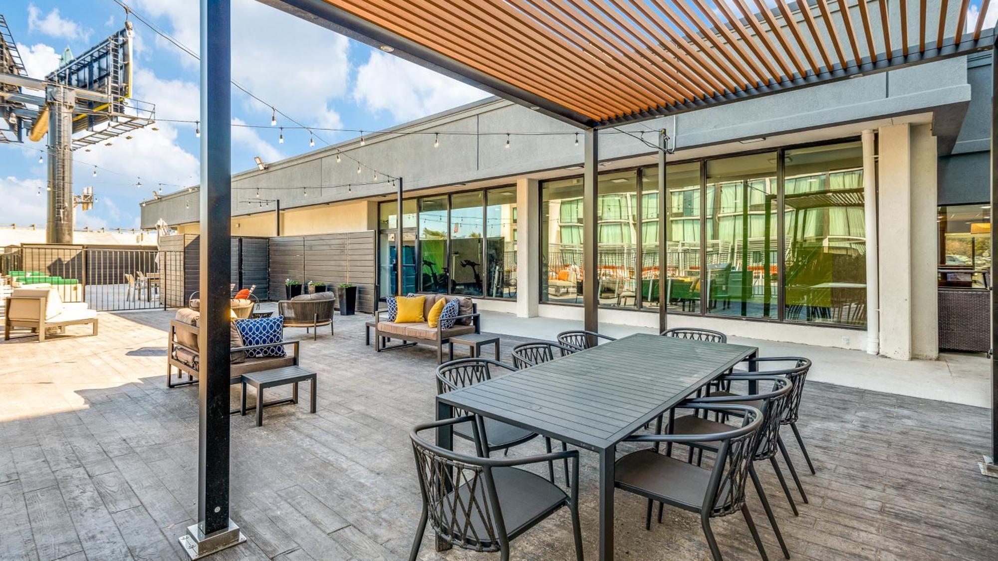 Staybridge Suites Dallas Market Ctr Love Field, An Ihg Hotel Exterior photo