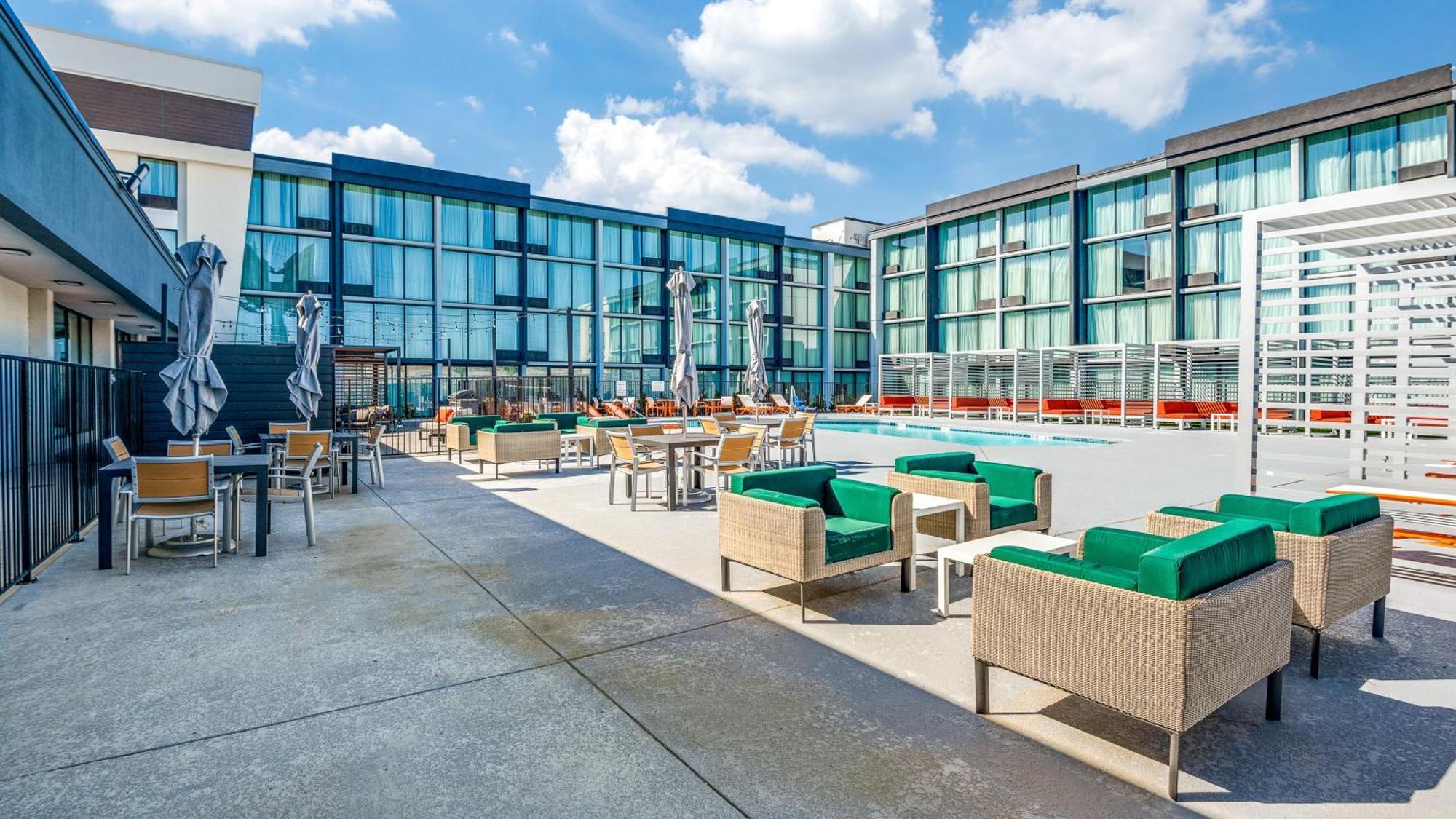 Staybridge Suites Dallas Market Ctr Love Field, An Ihg Hotel Exterior photo