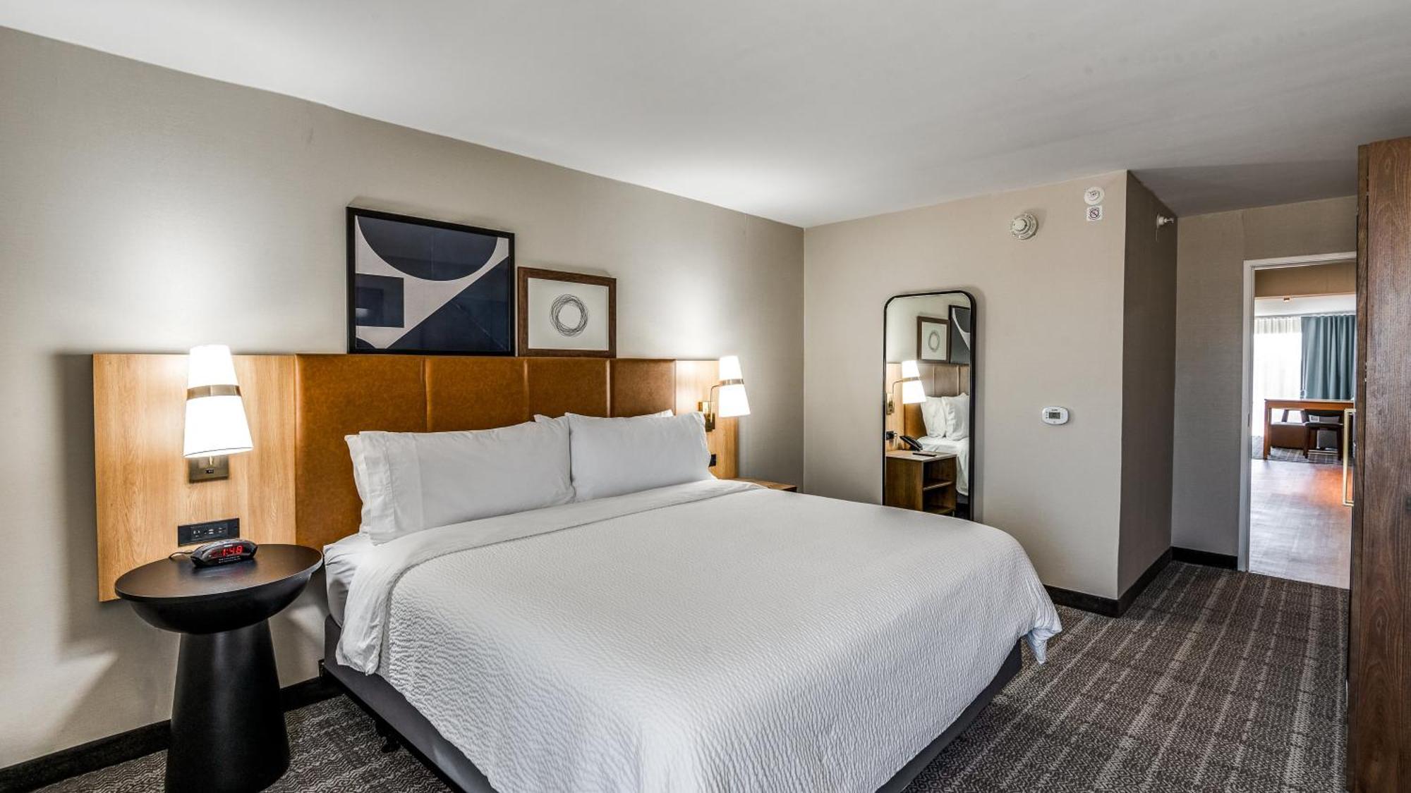 Staybridge Suites Dallas Market Ctr Love Field, An Ihg Hotel Exterior photo